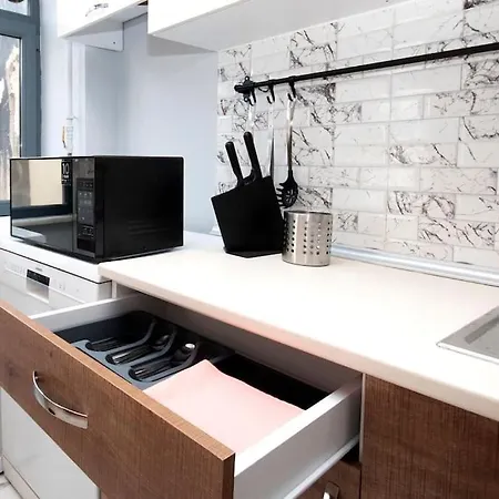 Apartamento 0044 - Taksim, Comfy, Modern And Economic Flat. *